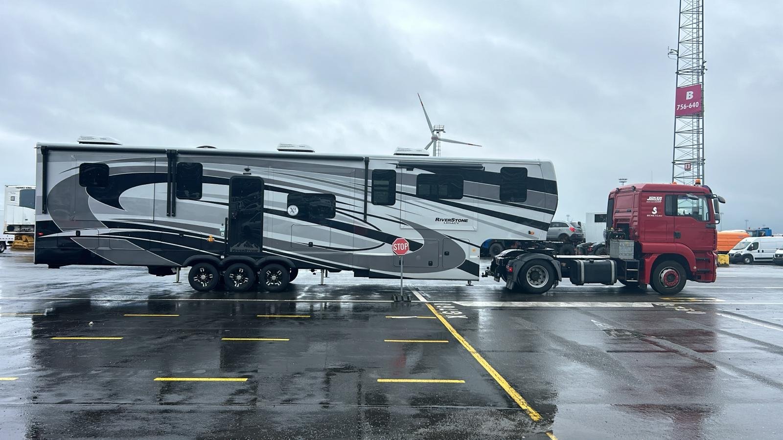 Camping trailer